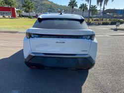 2025 Peugeot 3008 Allure Hybrid P64 MY25 Okenite White