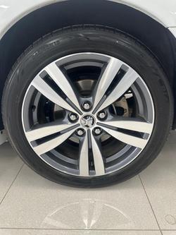 2015 Holden Ute SV6 VF MY15 Heron White