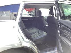 2022 Isuzu
MU-X LS-T