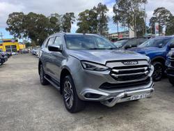 2022 Isuzu
MU-X LS-T