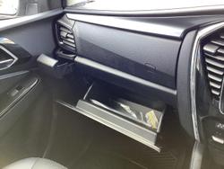 2022 Isuzu
MU-X LS-T