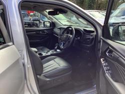 2022 Isuzu
MU-X LS-T
