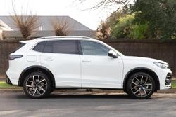 2025 Volkswagen
Tiguan 195TSI R-Line