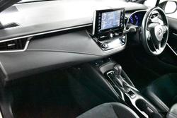 2018 Toyota
                Corolla ZR