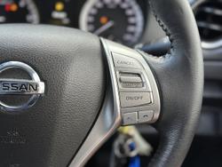 2018 Nissan
Navara ST
