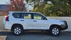 2021 Toyota
Landcruiser Prado GX