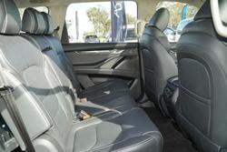 2020 LDV
D90 Executive