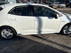 2022 Toyota
Corolla Ascent Sport Hybrid
