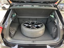 2023 Volkswagen
Tiguan R