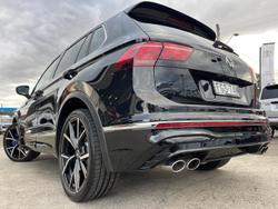 2023 Volkswagen
Tiguan R