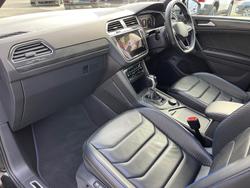 2023 Volkswagen
Tiguan R