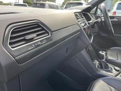 2023 Volkswagen
Tiguan R