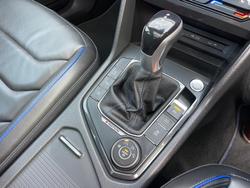 2023 Volkswagen
Tiguan R