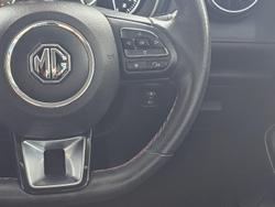 2022 MG
HS Vibe