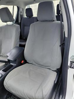 2021 Toyota
                Hilux SR
