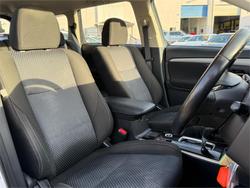 2018 MITSUBISHI
                OUTLANDER ES 5 SEAT (AWD)