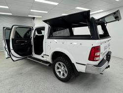 2019 RAM 1500 Laramie DS MY19 4X4 Dual Range Bright White