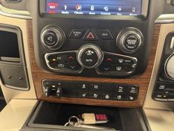 2019 RAM 1500 Laramie DS MY19 4X4 Dual Range Bright White