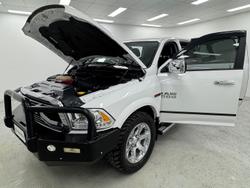 2019 RAM 1500 Laramie DS MY19 4X4 Dual Range Bright White