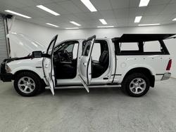 2019 RAM 1500 Laramie DS MY19 4X4 Dual Range Bright White