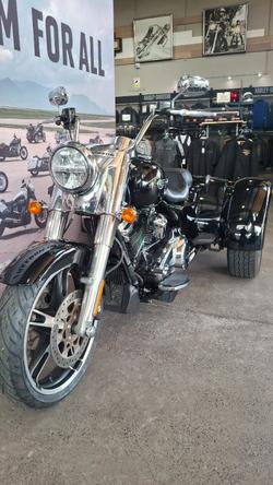 2019 Harley-davidson FLRT FREEWHEELER Black