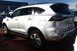 2025 Isuzu
                MU-X LS-T