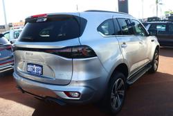 2025 Isuzu
                MU-X LS-T