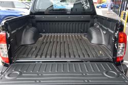 2024 Nissan
                Navara SL Warrior