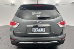 2015 Nissan
Pathfinder ST