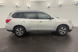 2017 Nissan
Pathfinder ST