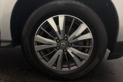 2017 Nissan
Pathfinder ST