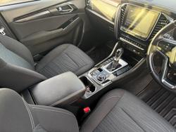 2023 Isuzu
MU-X LS-U