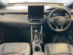 2023 Toyota
Corolla Cross Atmos