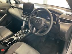 2023 Toyota
Corolla Cross Atmos