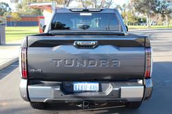 2023 Toyota
TUNDRA 3.5L Hyb Pick-up 10AT Limited