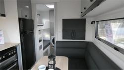 2025 Viscount V Series White