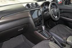 2024 Suzuki Vitara Turbo LY Series II Silky Silver