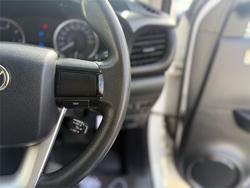 2019 Toyota
Hilux SR
