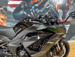 2025 Kawasaki NINJA 1100SX METALLIC DIABLO BLACK