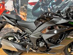 2025 Kawasaki NINJA 1100SX METALLIC DIABLO BLACK