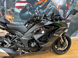 2025 Kawasaki NINJA 1100SX METALLIC DIABLO BLACK
