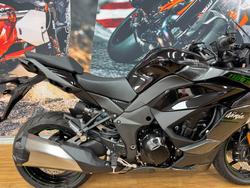 2025 Kawasaki NINJA 1100SX METALLIC DIABLO BLACK