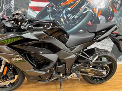 2025 Kawasaki NINJA 1100SX METALLIC DIABLO BLACK