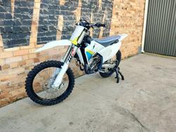 2025 HUSQVARNA FC 250 MOTOCROSS WHITE