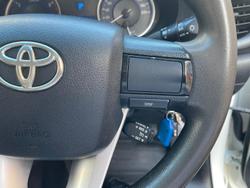 2018 Toyota
Hilux SR