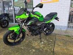 2025 Kawasaki Z500 Green