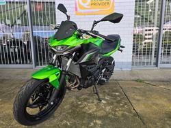 2025 Kawasaki Z500 Green