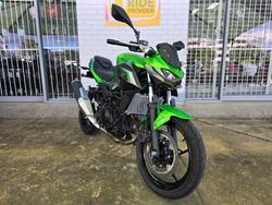 2025 Kawasaki Z500 Green