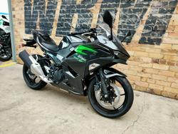 2025 KAWASAKI NINJA 500 (EX500G) ROAD GREY