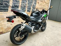 2025 KAWASAKI NINJA 500 (EX500G) ROAD GREY
